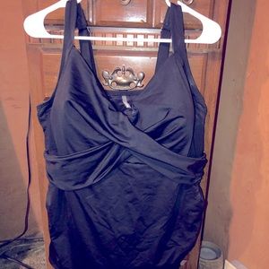 women’s plus black Lands End tankini bathing suit top size 22w